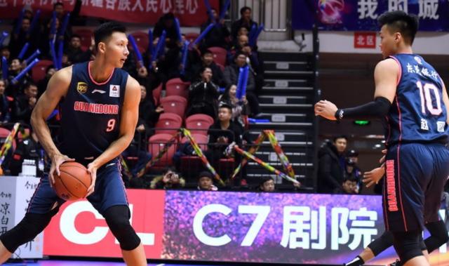 米乐体育- 都灵德比激战成平，争议判罚引热议  